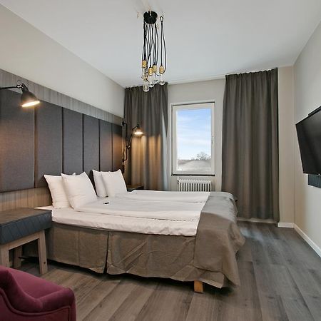 First Hotel Brommaplan Stockholm Bagian luar foto