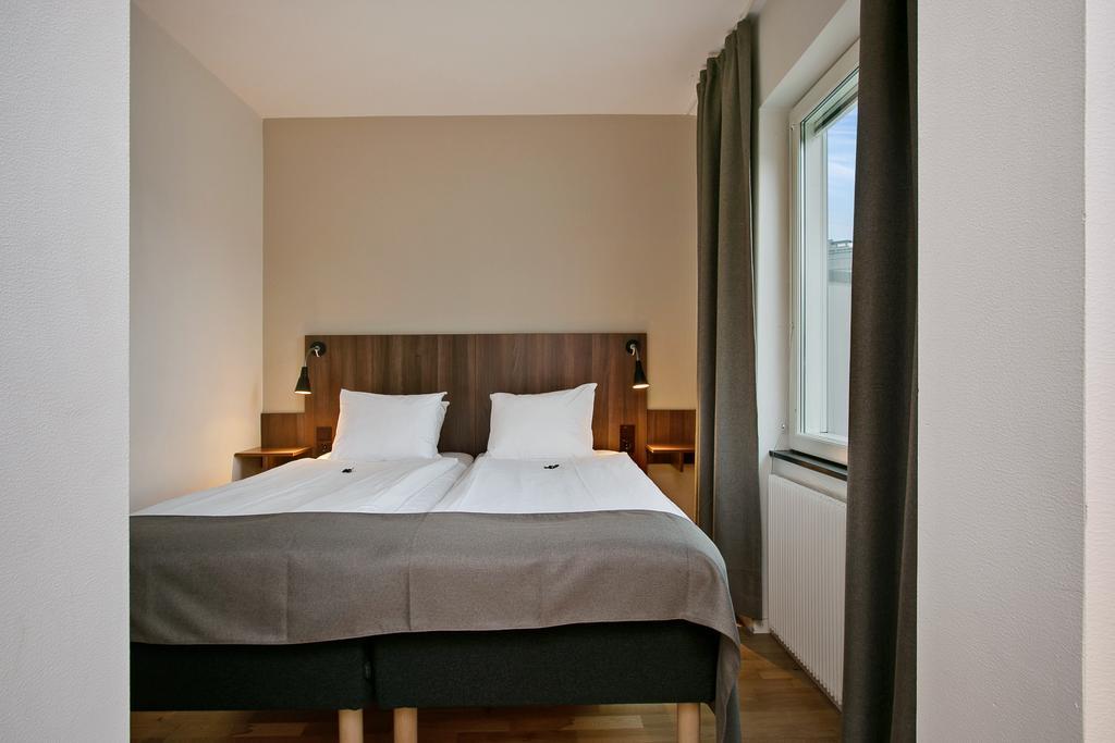 First Hotel Brommaplan Stockholm Bagian luar foto