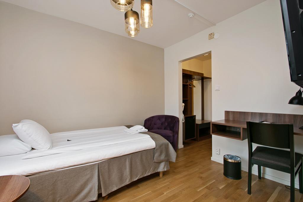 First Hotel Brommaplan Stockholm Bagian luar foto