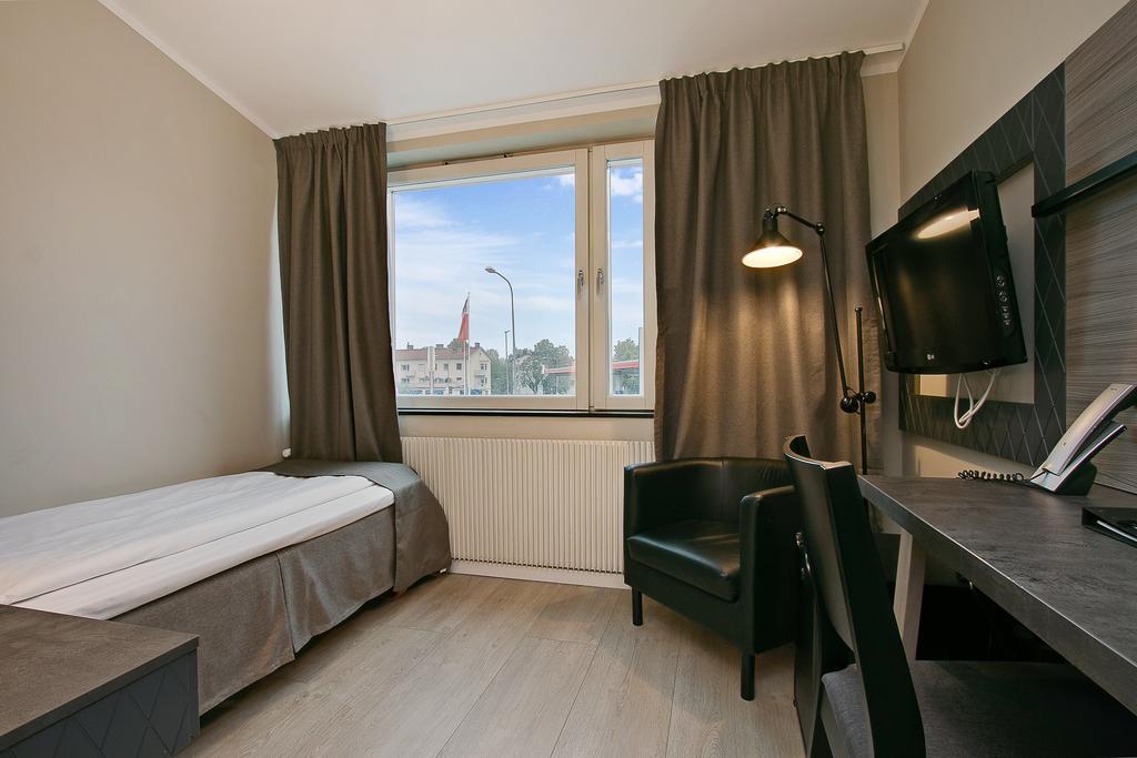 First Hotel Brommaplan Stockholm Bagian luar foto