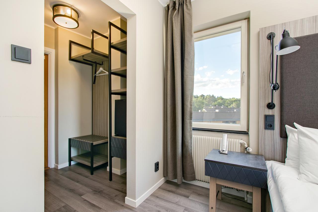 First Hotel Brommaplan Stockholm Bagian luar foto