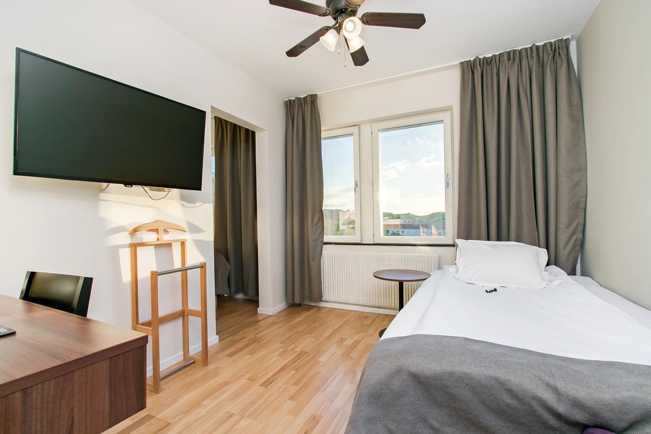 First Hotel Brommaplan Stockholm Bagian luar foto