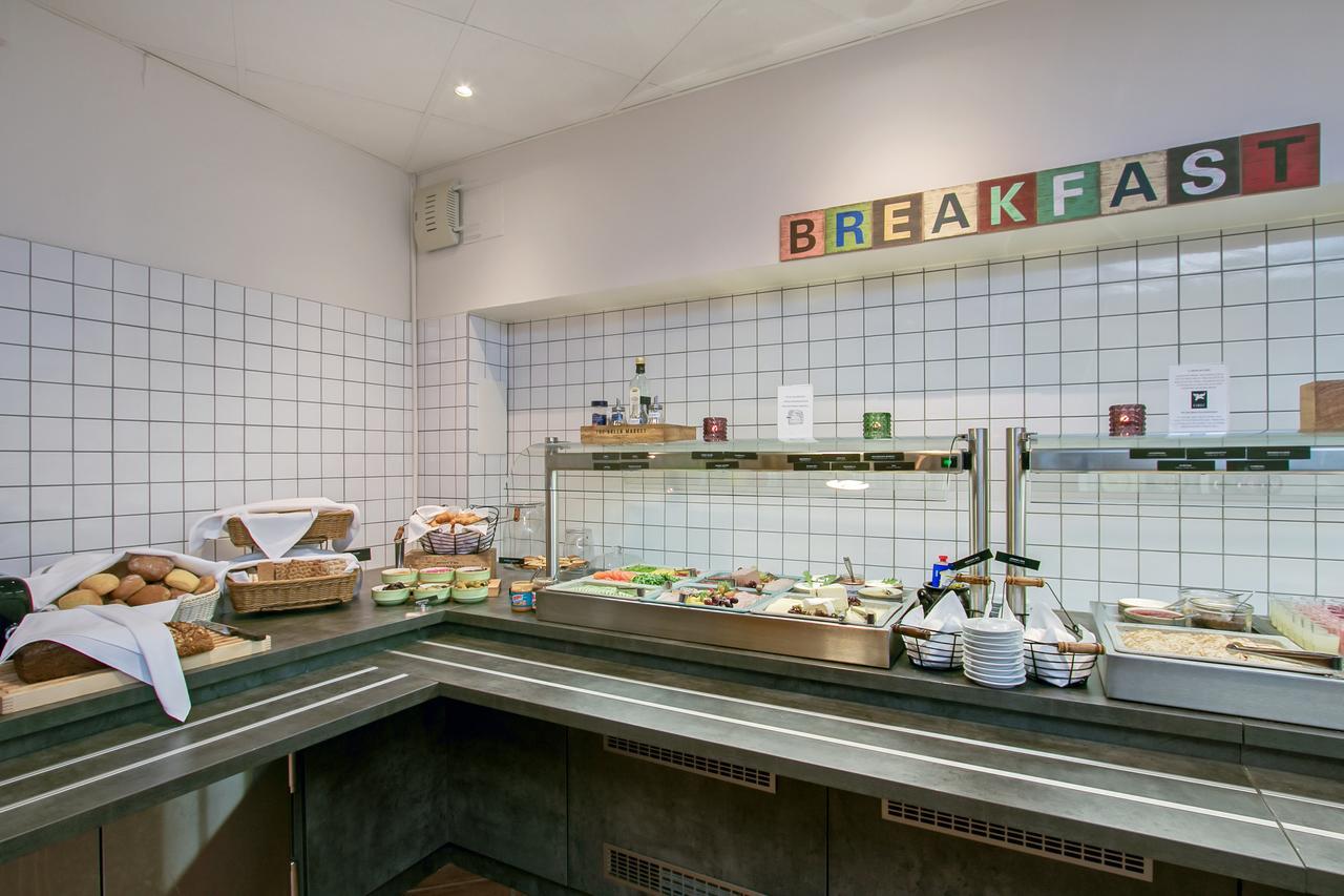 First Hotel Brommaplan Stockholm Bagian luar foto