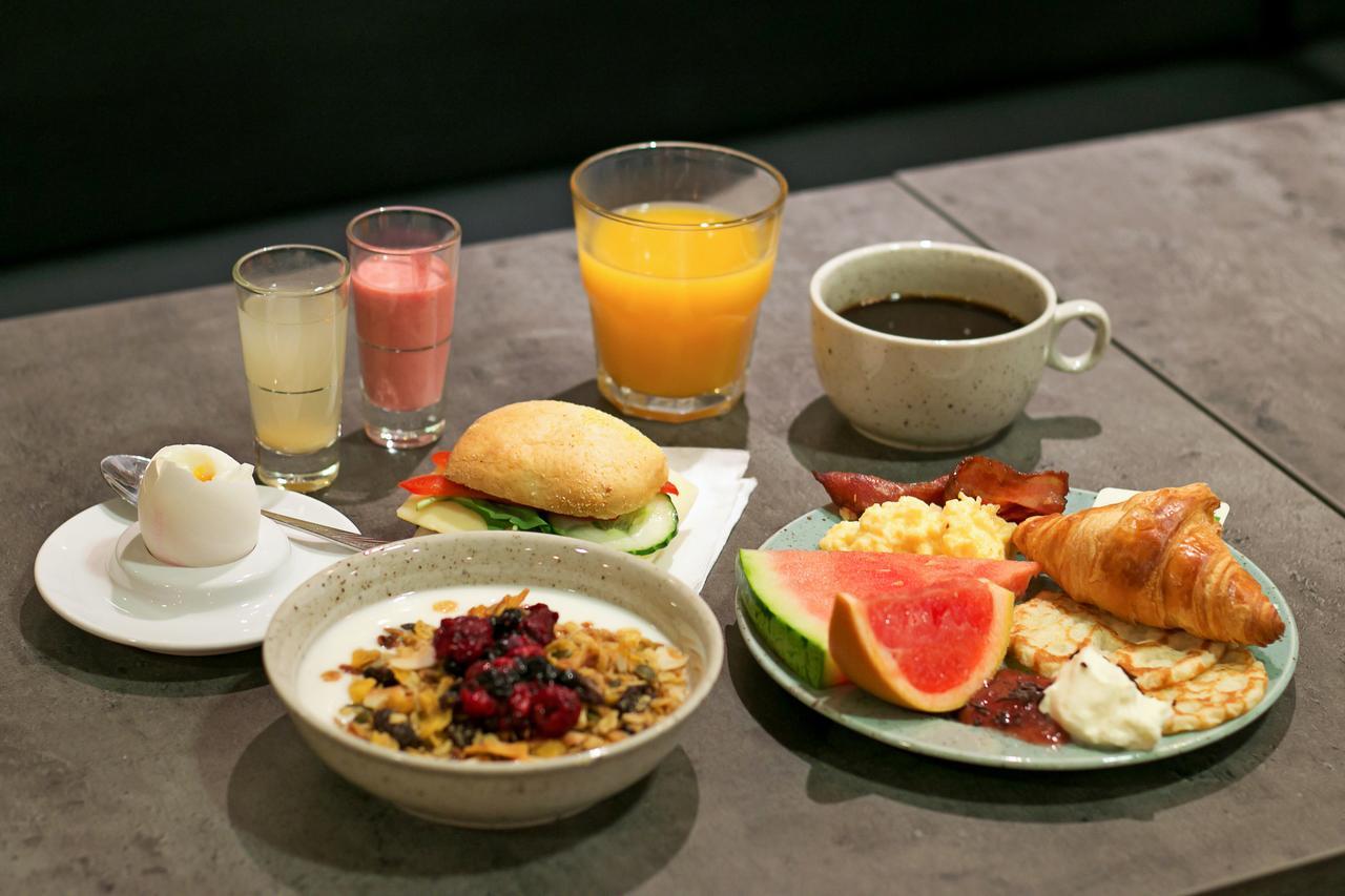 First Hotel Brommaplan Stockholm Bagian luar foto